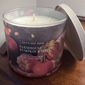 Bath & Body Works Farmhouse Pumpkin & Spice 3 wick candle